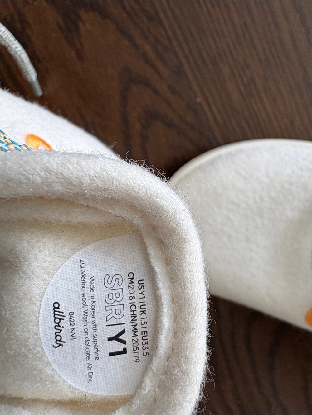 allbirds Kids Cream Wool Runner Sneakers with Multicolor Eyelets - NWOT - Picture 5 of 6